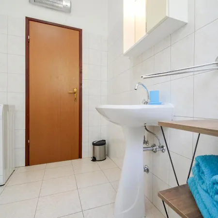 Neda By Interhome *