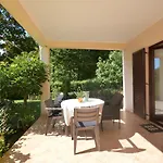 Apartamento Neda By Interhome