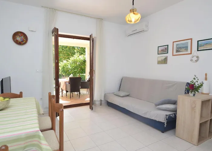 Neda By Interhome Lejlighed